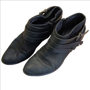 Steve Madden Black Ankle Boots with Slouchy Design